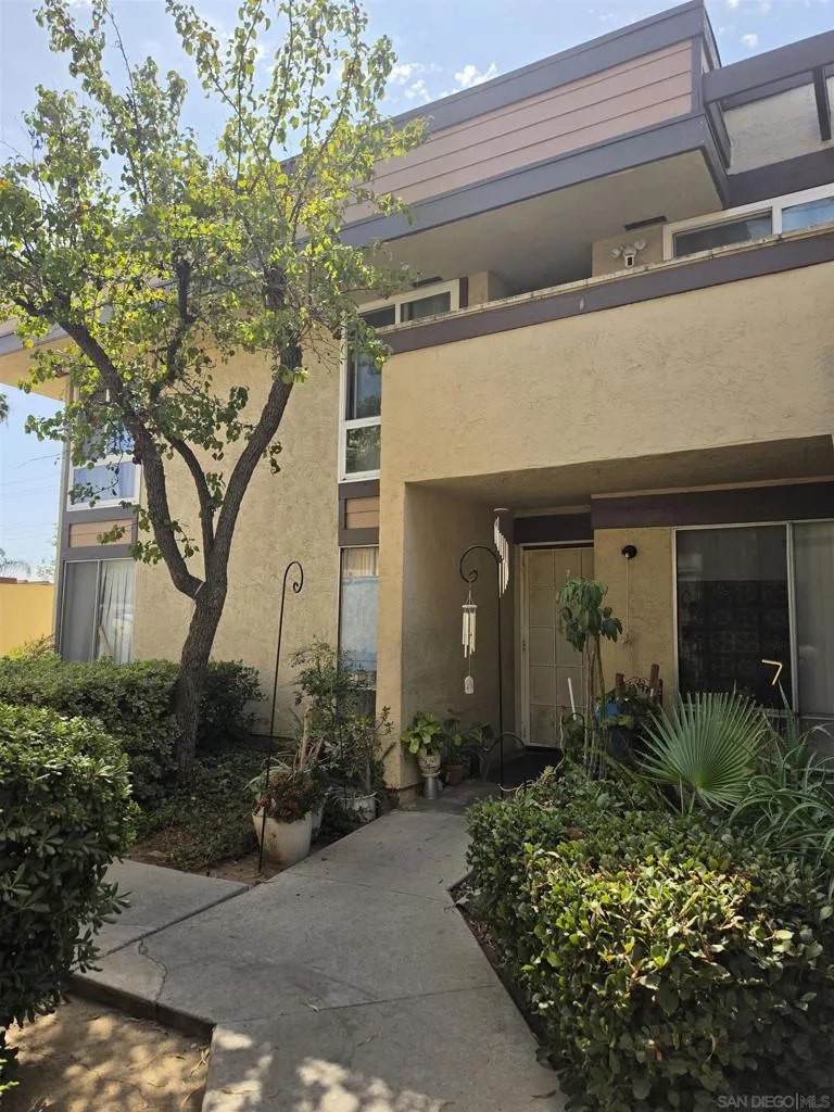 745 E Bradley Ave #107 El Cajon, CA 92021
