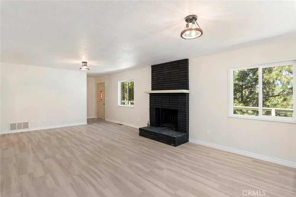 27508 School Lake Arrowhead, CA 92352