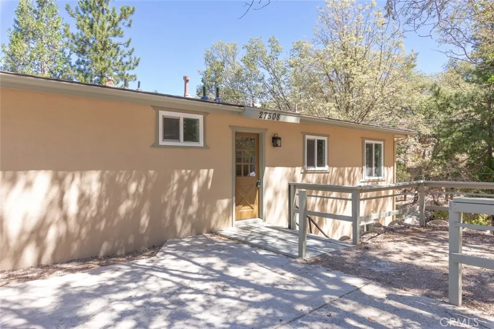 27508 School Lake Arrowhead, CA 92352