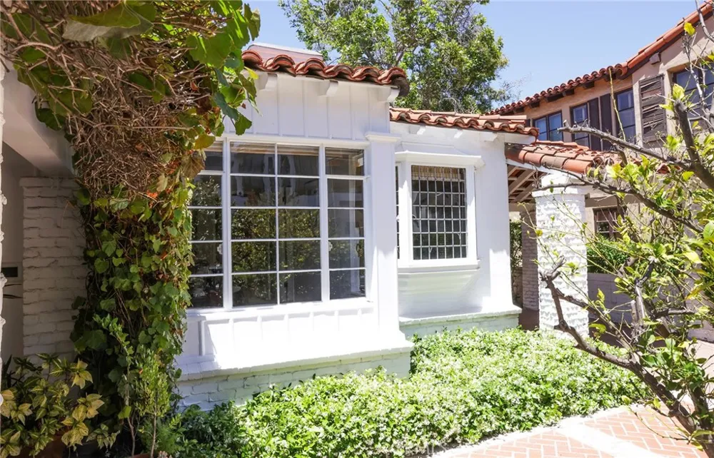 10781 Lindbrook Los Angeles, CA 90024