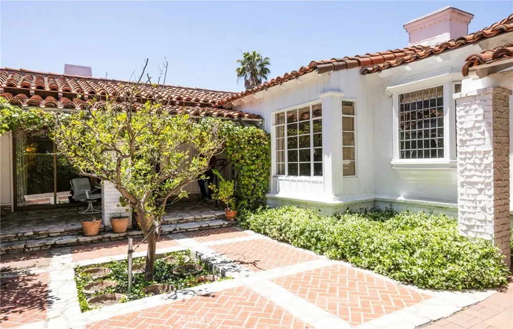 10781 Lindbrook Los Angeles, CA 90024