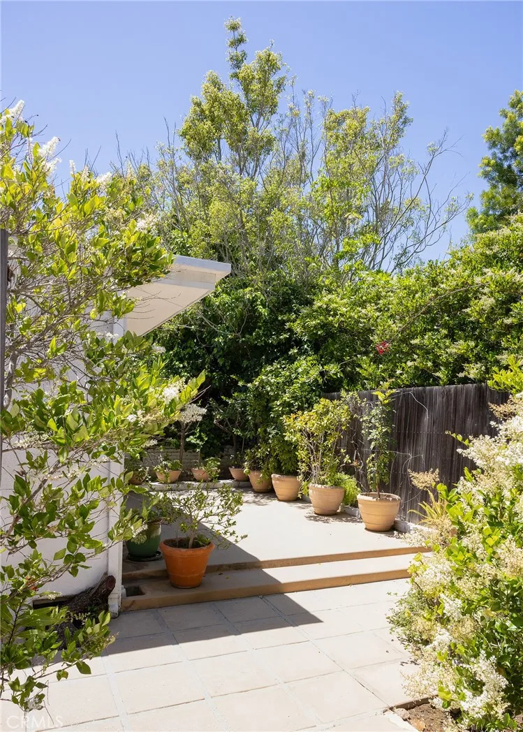 10781 Lindbrook Los Angeles, CA 90024