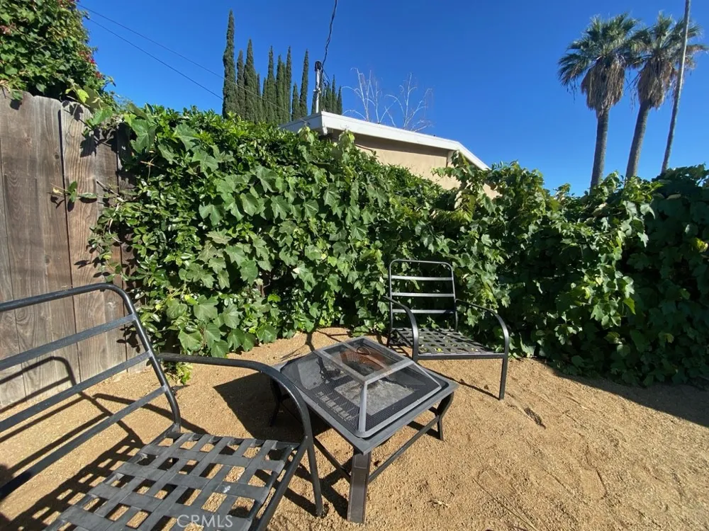 16506 Halsted Street Northridge, CA 91343