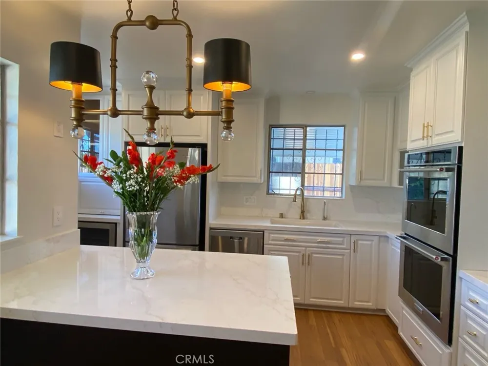 16506 Halsted Street Northridge, CA 91343