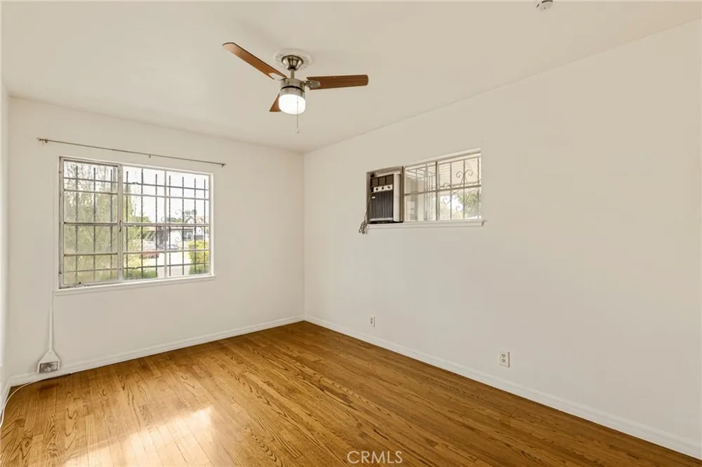 16506 Halsted Street Northridge, CA 91343