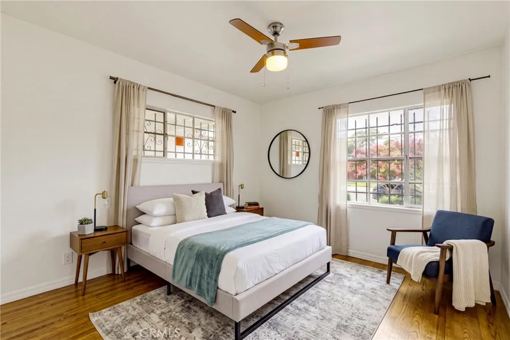 16506 Halsted Street Northridge, CA 91343