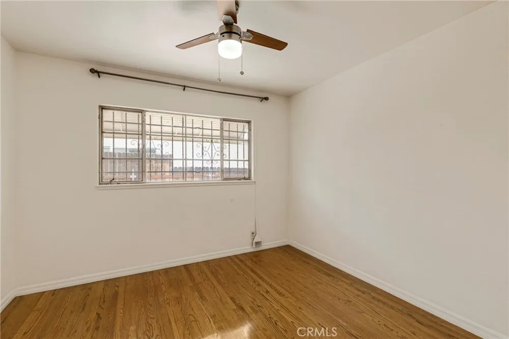 16506 Halsted Street Northridge, CA 91343