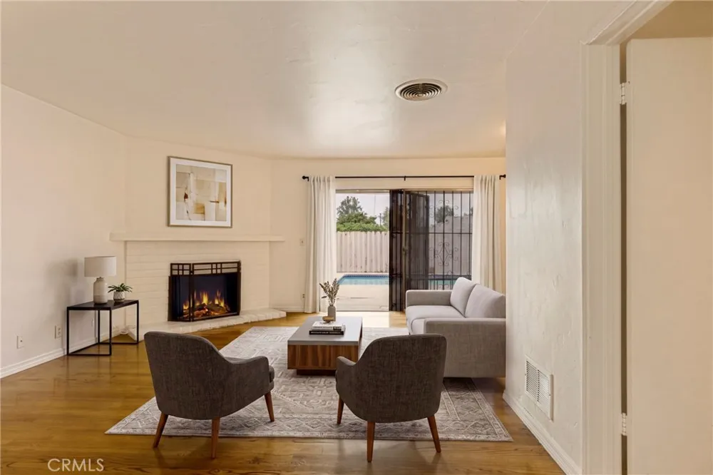 16506 Halsted Street Northridge, CA 91343