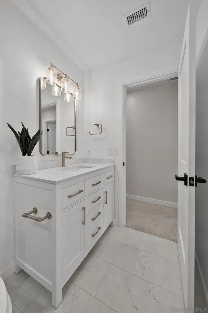 339 339 Delage Dr Encinitas, CA 92024