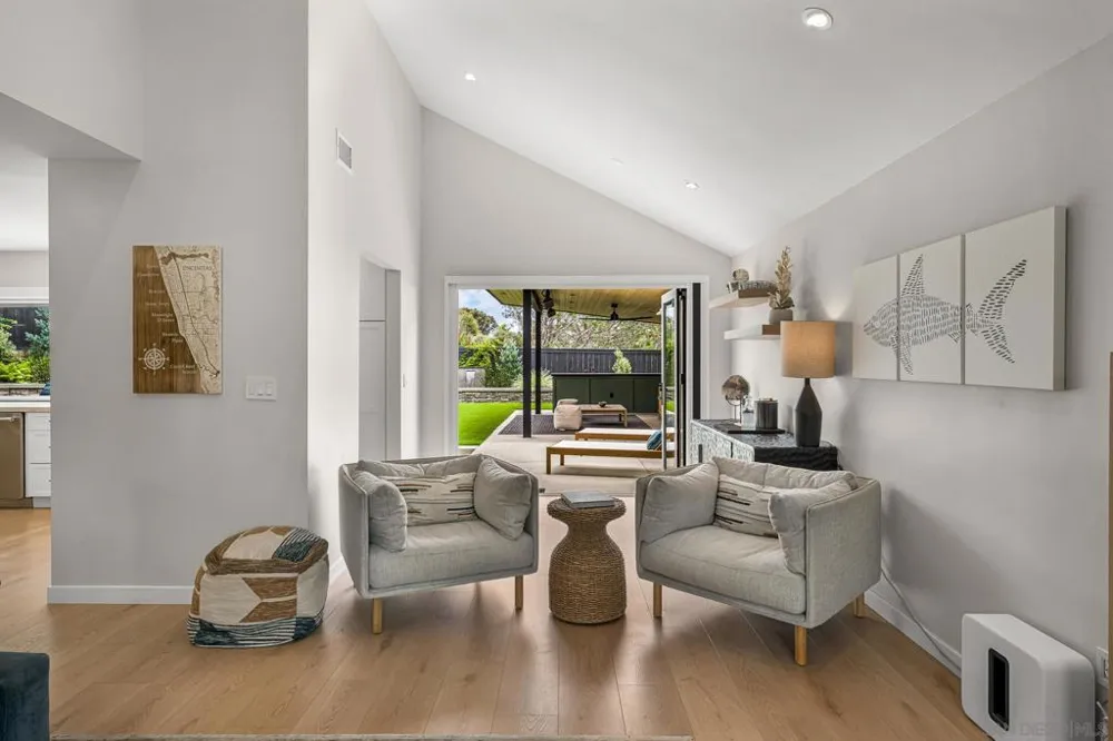 339 339 Delage Dr Encinitas, CA 92024