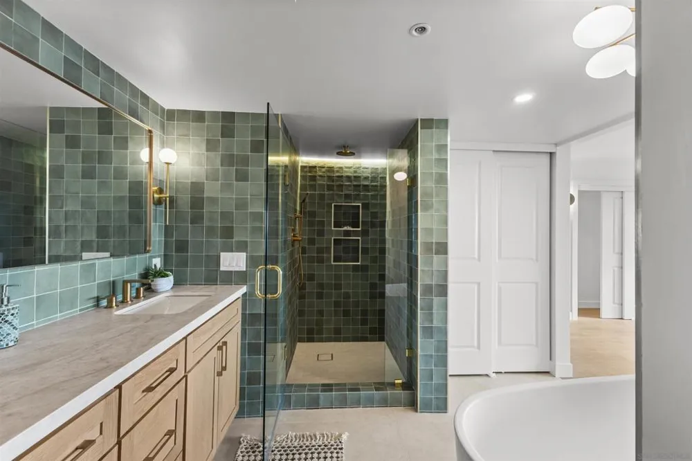 230 W Laurel St #502 San Diego, CA 92101