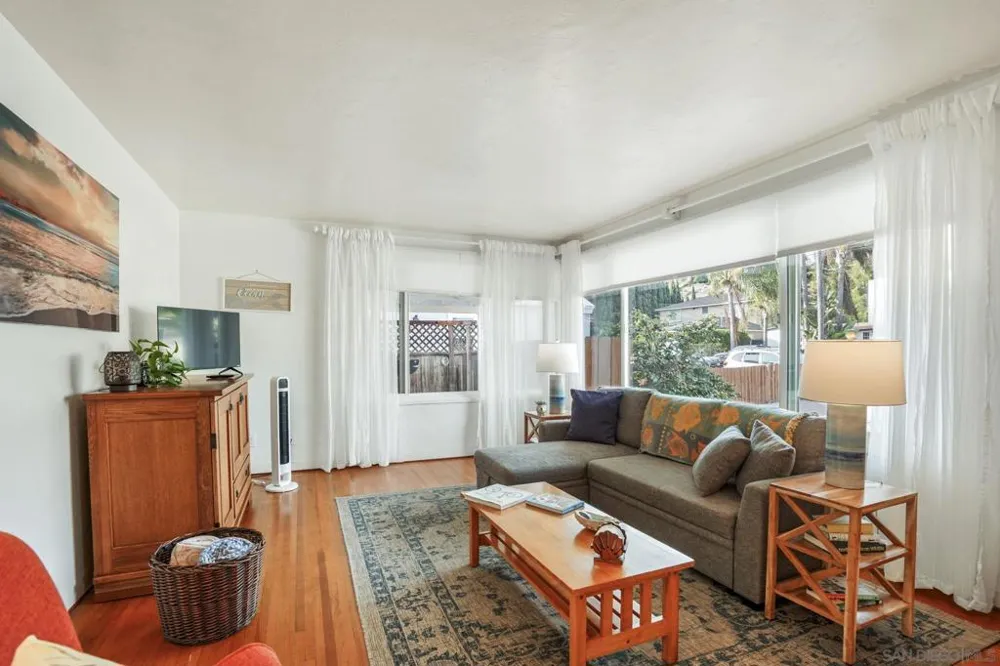 4859 Gardena Ave San Diego, CA 92110