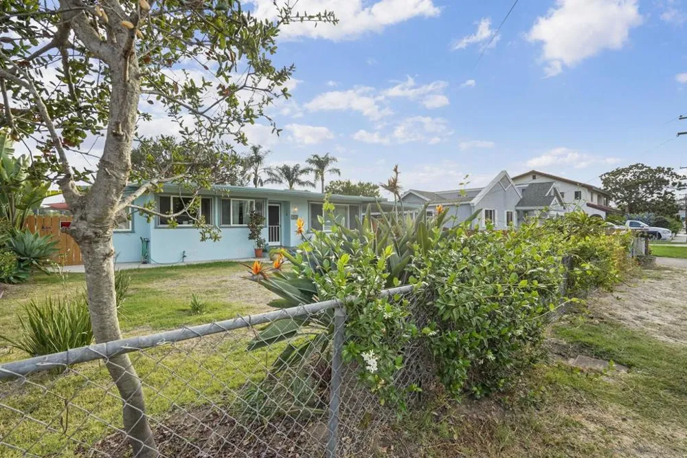 4859 Gardena Ave San Diego, CA 92110