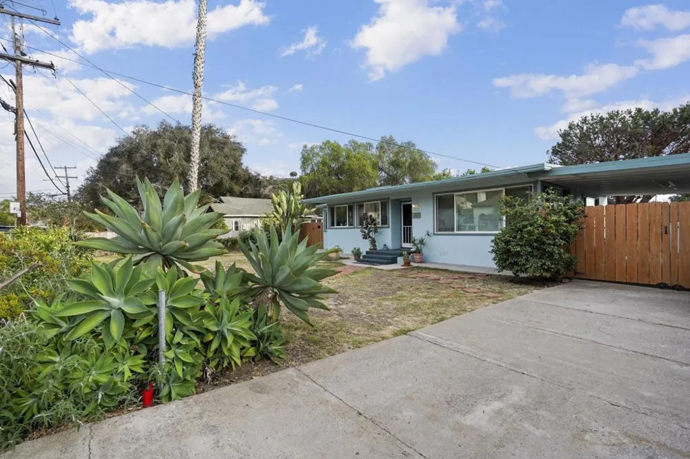 4859 Gardena Ave San Diego, CA 92110