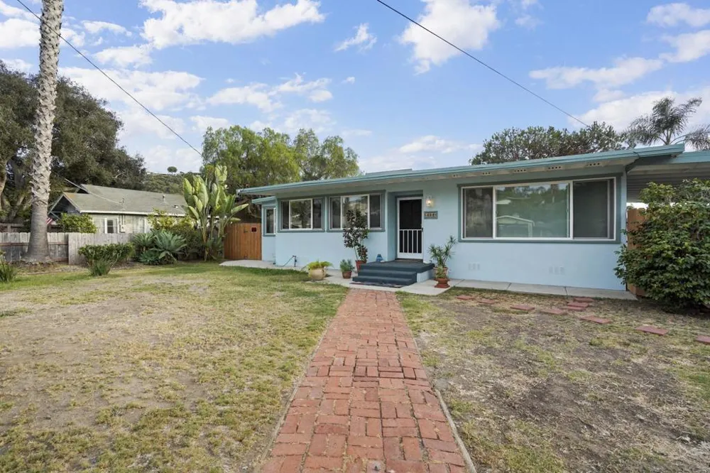 4859 Gardena Ave San Diego, CA 92110