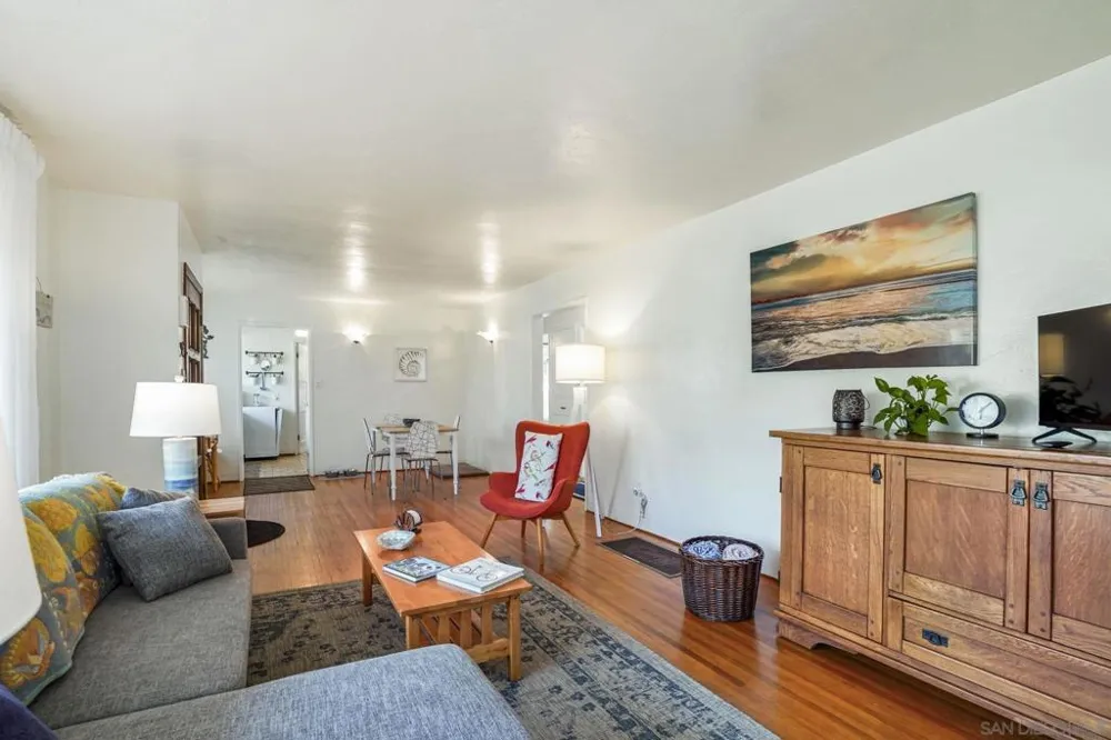 4859 Gardena Ave San Diego, CA 92110