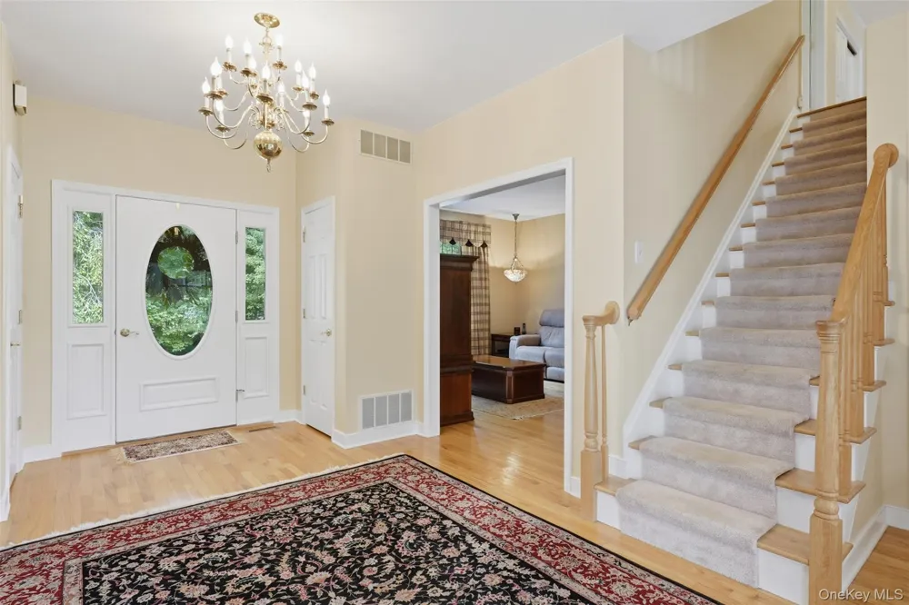 28 Enright Lane Montgomery, NY 12549
