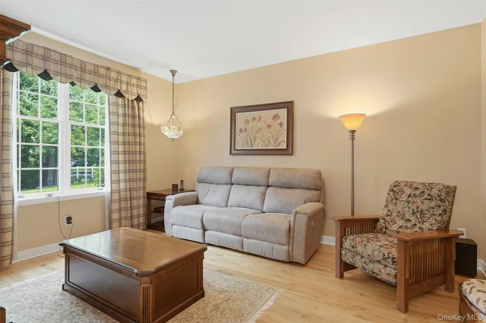 28 Enright Lane Montgomery, NY 12549