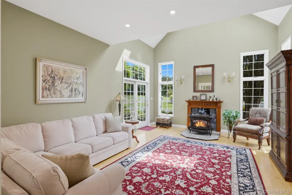 28 Enright Lane Montgomery, NY 12549