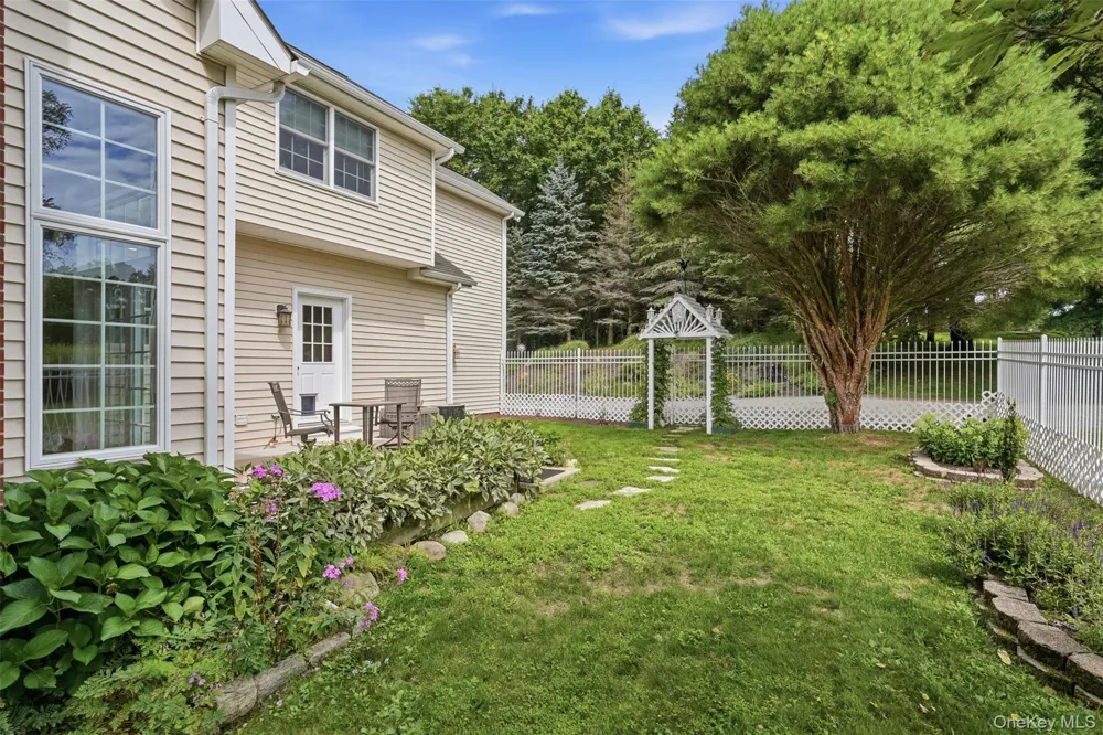 28 Enright Lane Montgomery, NY 12549