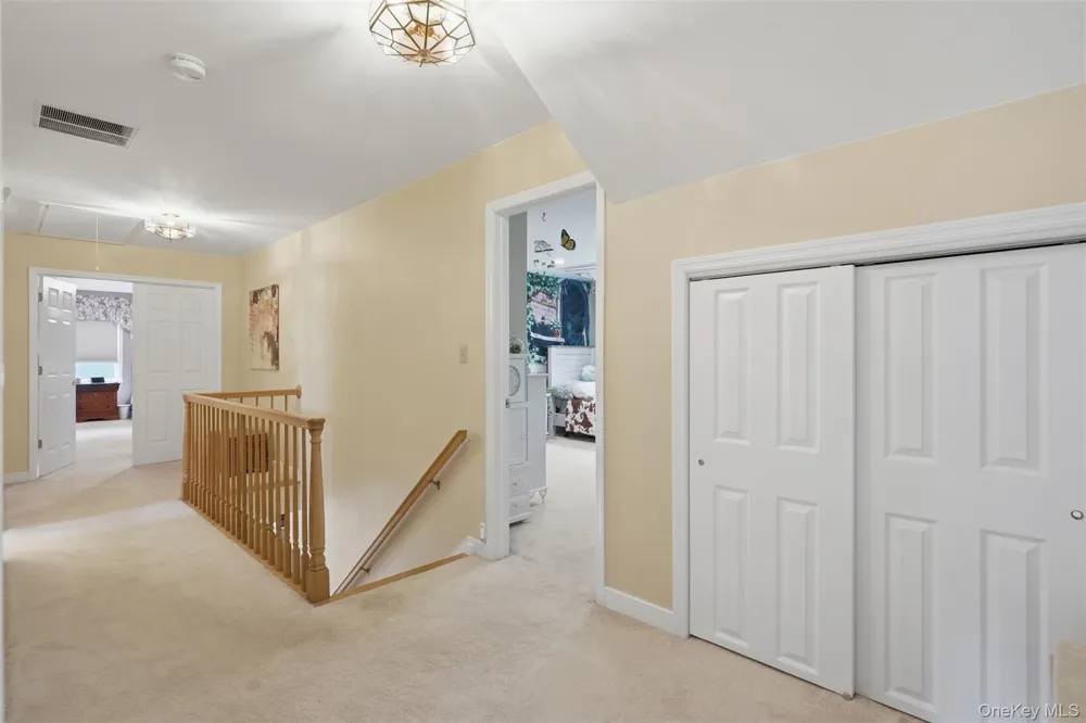 28 Enright Lane Montgomery, NY 12549