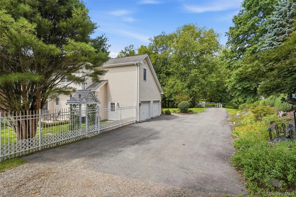 28 Enright Lane Montgomery, NY 12549