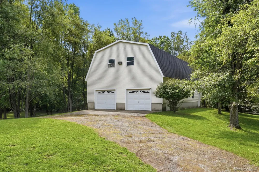 28 Enright Lane Montgomery, NY 12549