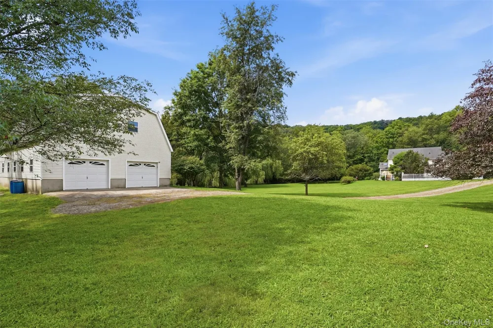 28 Enright Lane Montgomery, NY 12549