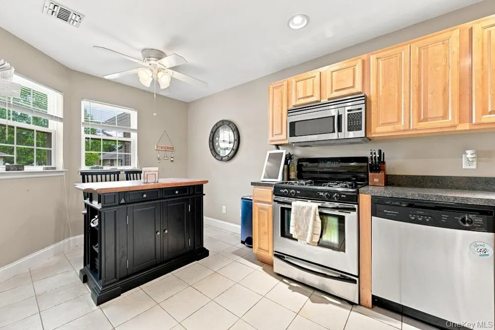 90 Mulberry Common Riverhead, NY 11901