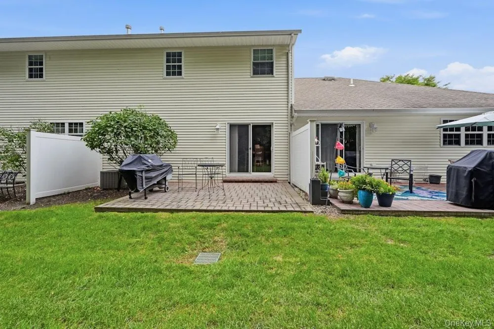 90 Mulberry Common Riverhead, NY 11901
