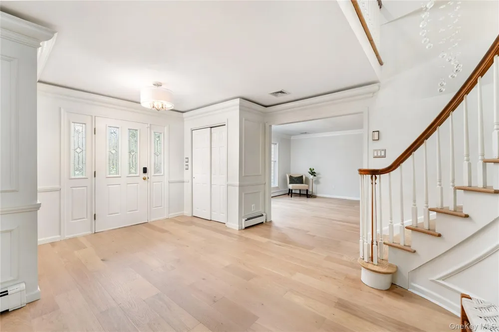 6 Davids Way Port Jefferson Village, NY 11777