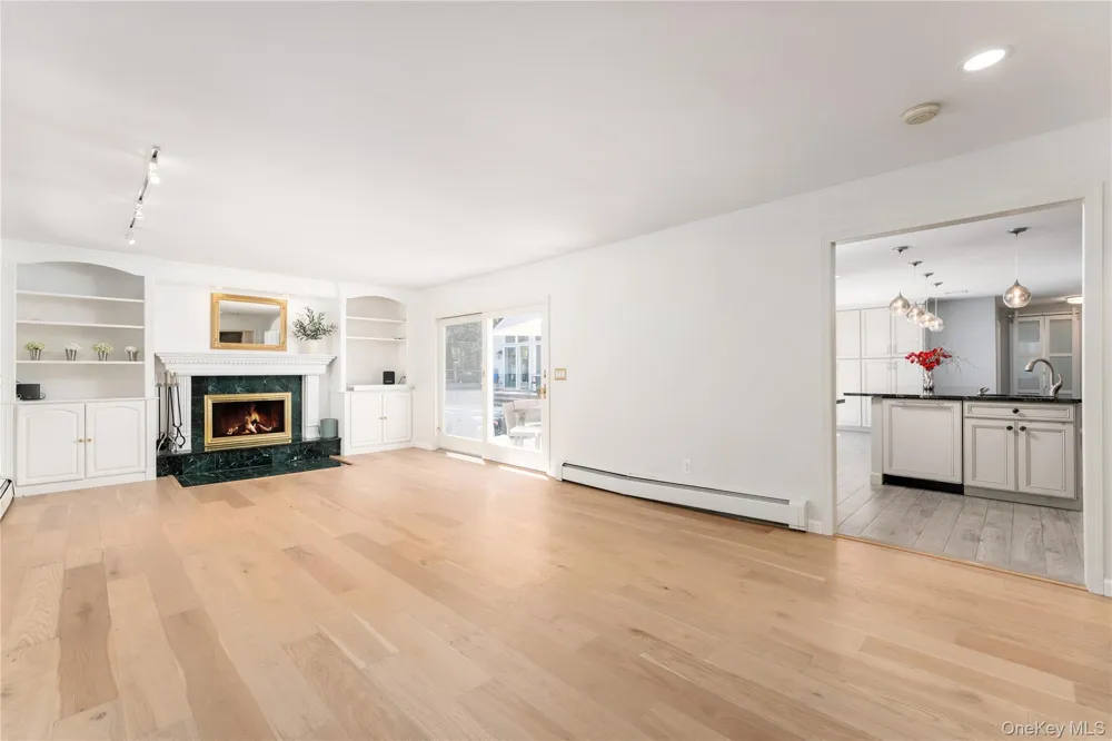 6 Davids Way Port Jefferson Village, NY 11777