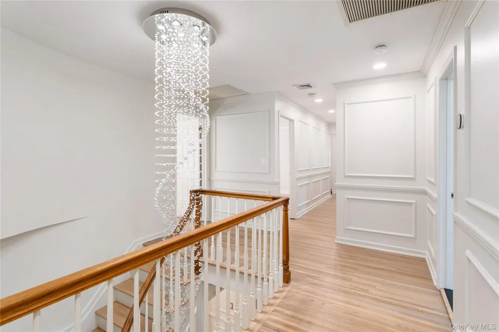 6 Davids Way Port Jefferson Village, NY 11777