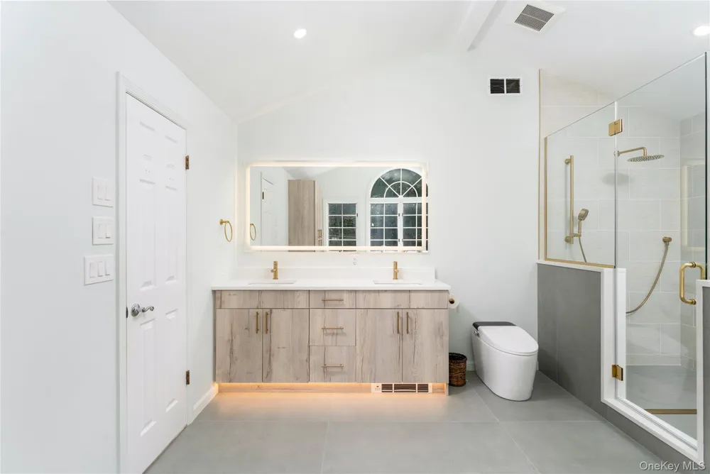6 Davids Way Port Jefferson Village, NY 11777