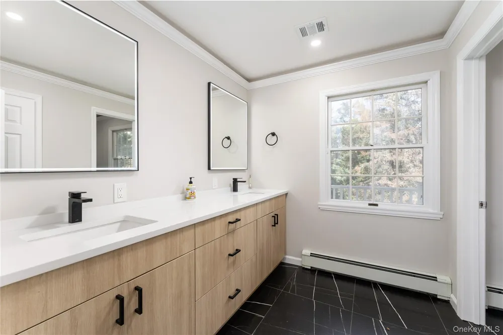 6 Davids Way Port Jefferson Village, NY 11777