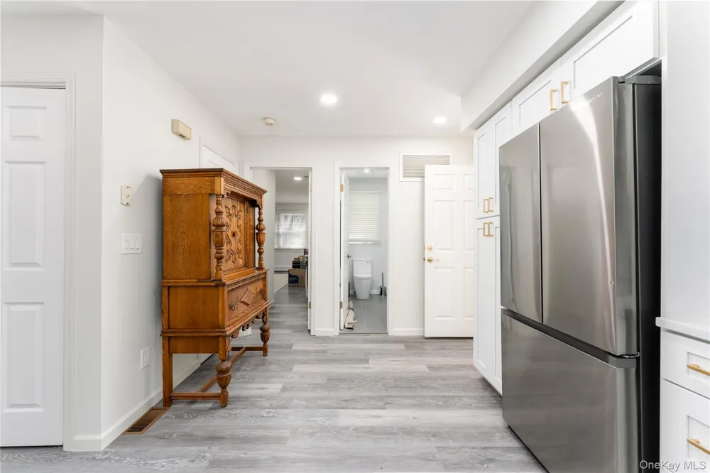 6 Davids Way Port Jefferson Village, NY 11777