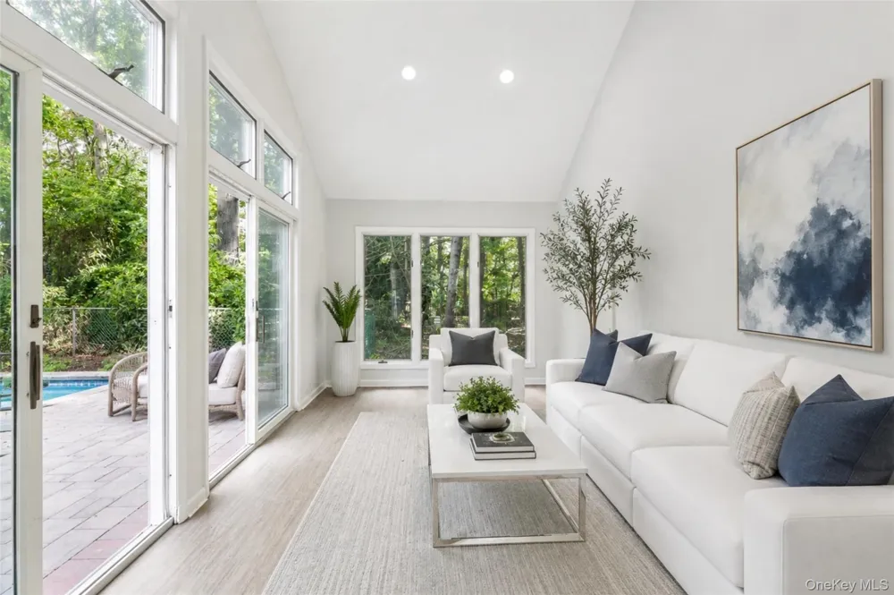 6 Davids Way Port Jefferson Village, NY 11777