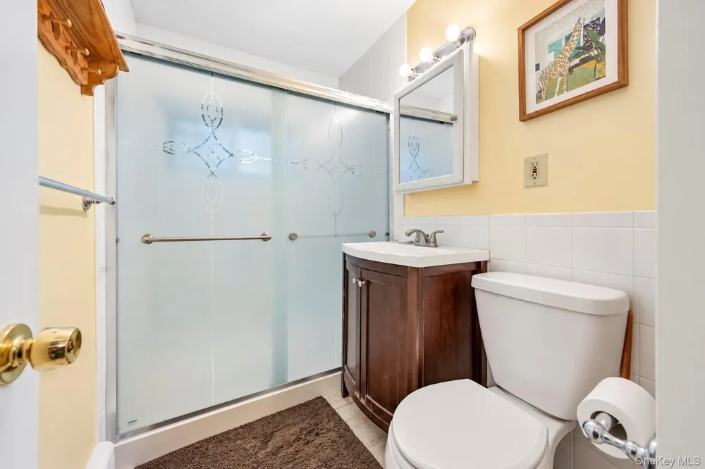 35 Meeting Lane Hicksville, NY 11801