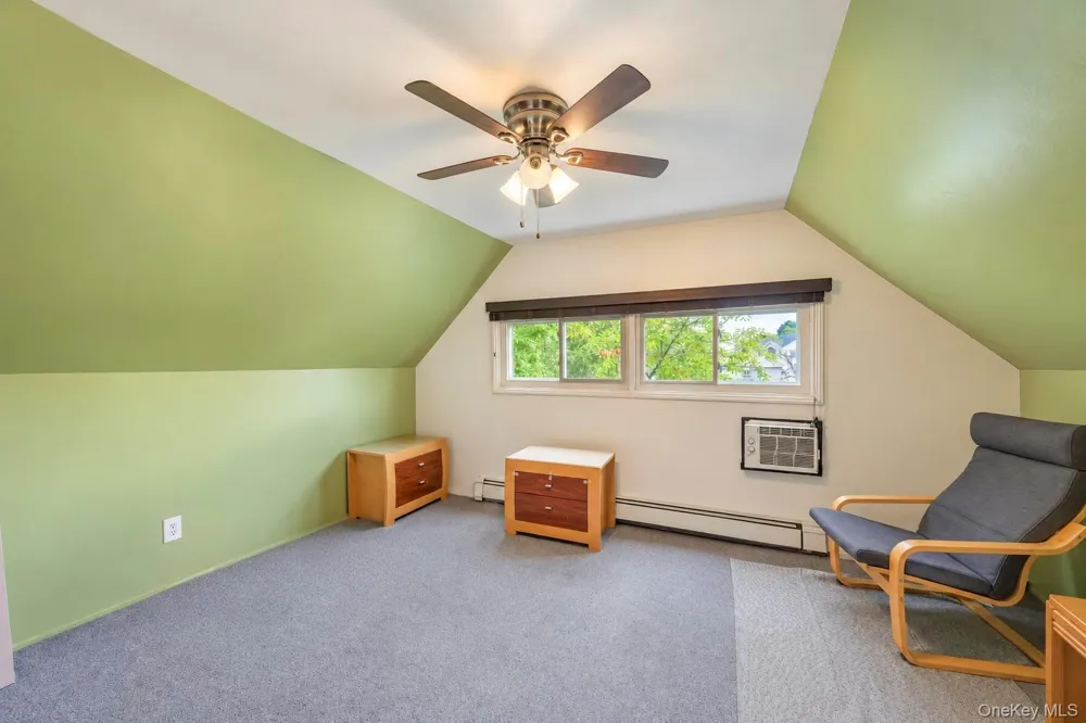 35 Meeting Lane Hicksville, NY 11801