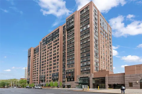 4 Martine Avenue #1109