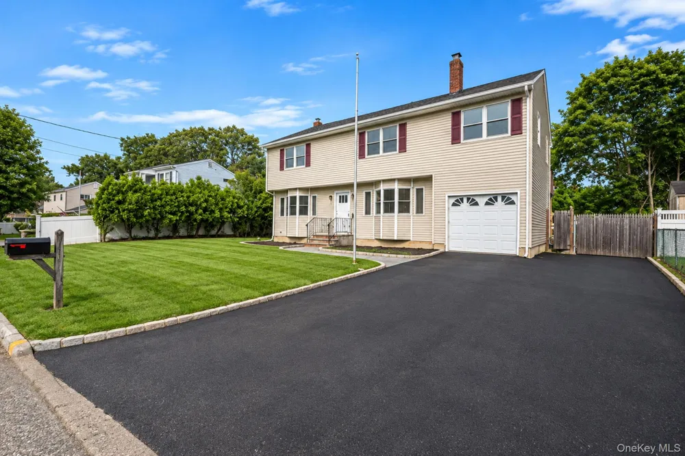 35 Colony Road Port Jefferson, NY 11776