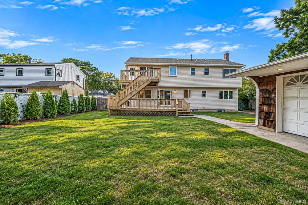 35 Colony Road Port Jefferson, NY 11776