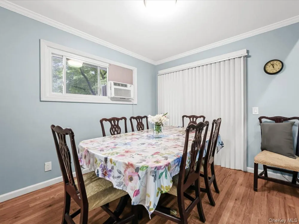 23 Hren Avenue Huntington, NY 11743