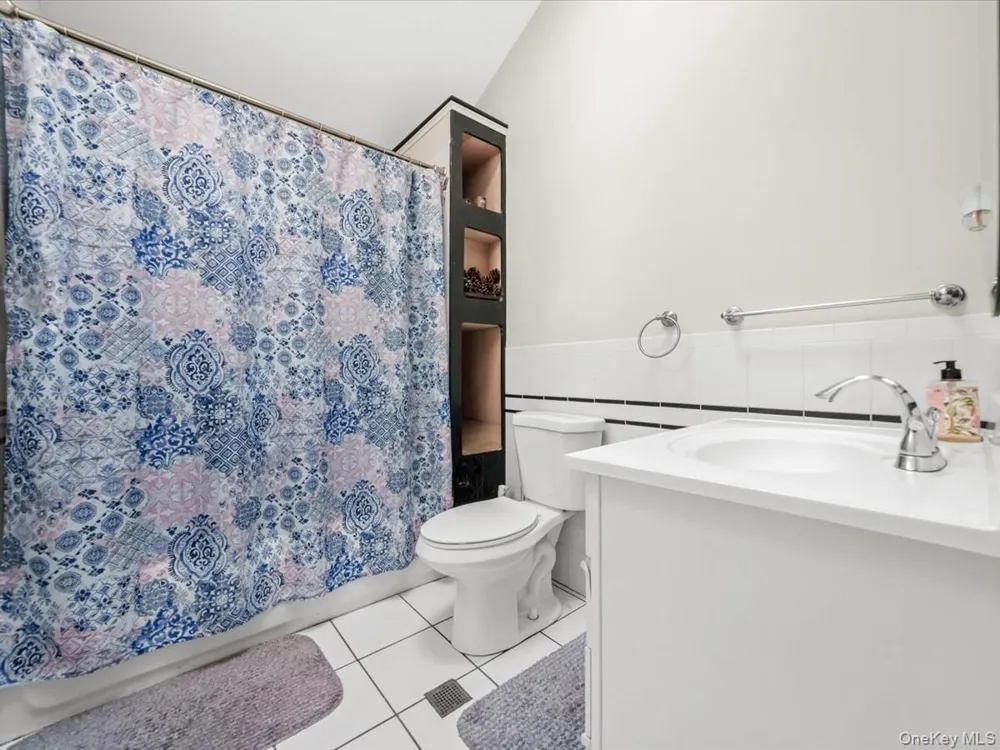 23 Hren Avenue Huntington, NY 11743