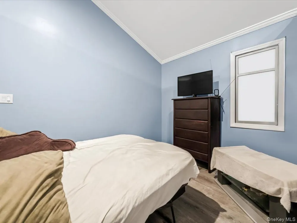 23 Hren Avenue Huntington, NY 11743