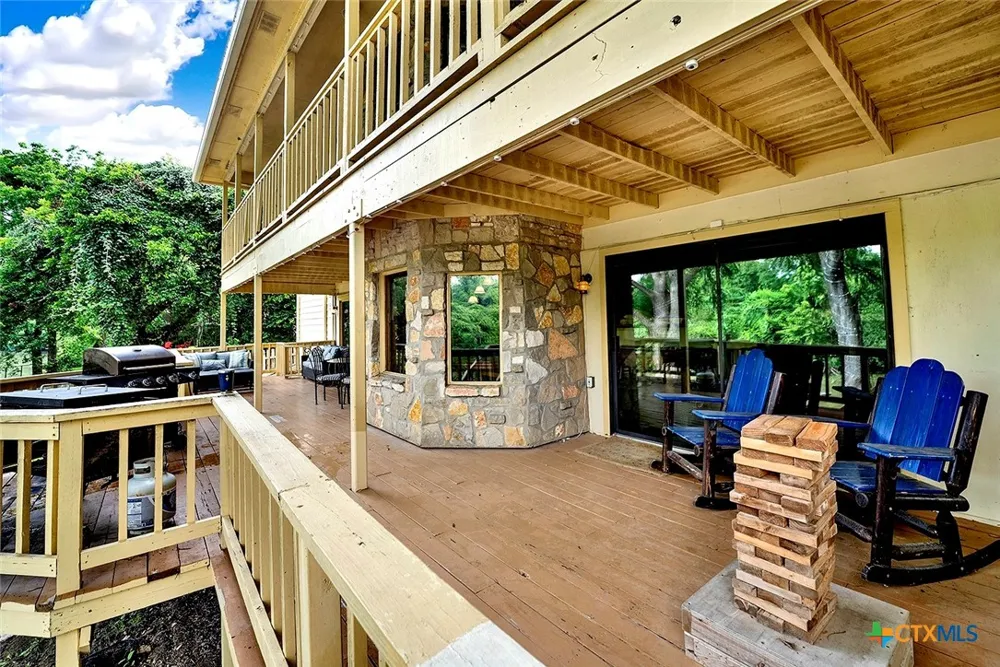 48 River Oak Drive Seguin, TX 78155