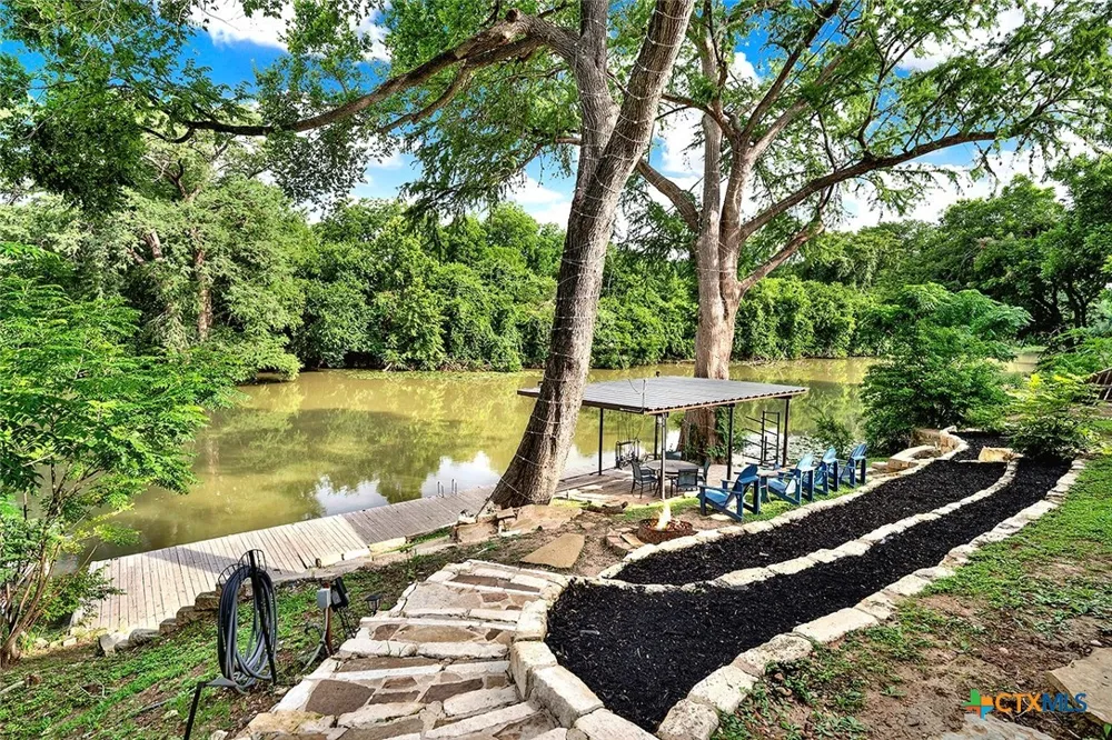 48 River Oak Drive Seguin, TX 78155