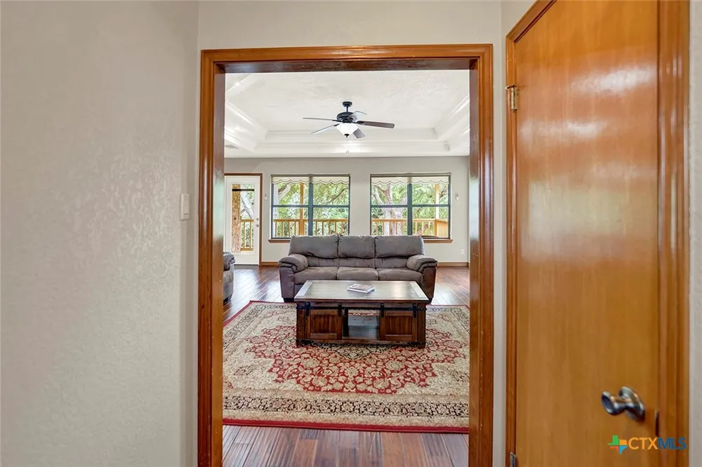 48 River Oak Drive Seguin, TX 78155