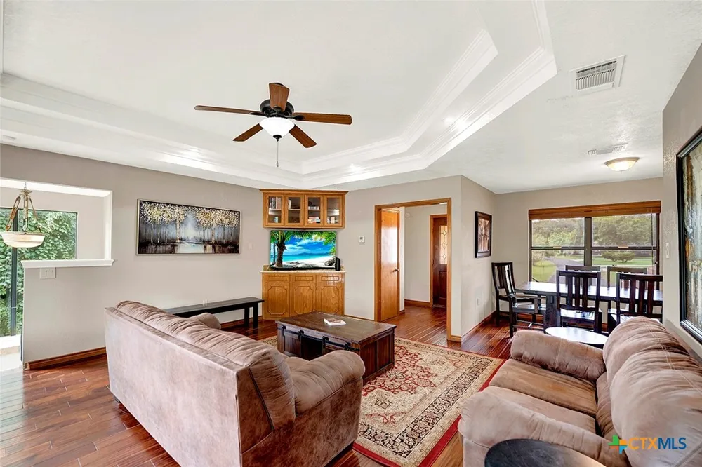 48 River Oak Drive Seguin, TX 78155