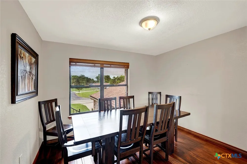 48 River Oak Drive Seguin, TX 78155